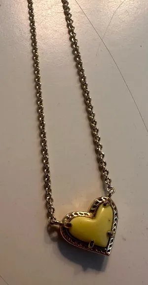 Kendra Scott Necklace Gold heart thumbnail 1