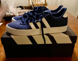 Women’s size 10/ Mens size 9 Adidas shoe thumbnail 1
