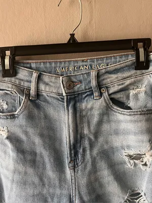 American Eagle Distressed Mom Jeans Size 6 thumbnail 3