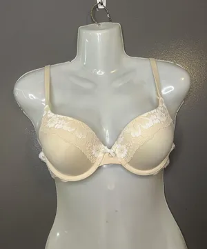 Victoria's Secret Body By Victoria Bra Womens 32B Beige Lace T-Shirt Padded thumbnail 1