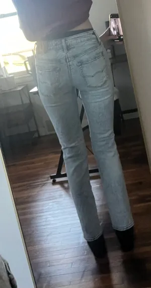 American Eagle Flex Straight Leg Whitewashed Jeans thumbnail 6