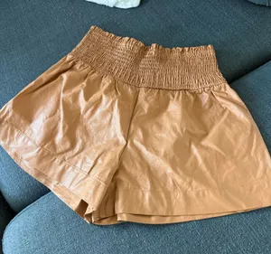 Pants Store Brown Leather Shorts thumbnail 1