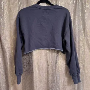 TNA Aritzia Charcoal Gray Cozy AF Fleece Cropped Long Sleeve Sweater Small 1 thumbnail 2
