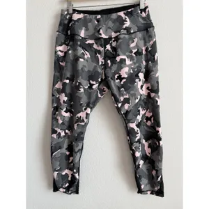 Torrid‎ Athletic Camo Pink Grey Cropped Mesh Legging Women's Size 2X Gym Stretch thumbnail 3