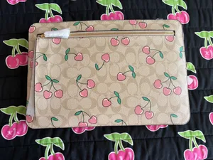 NWT Signature Coach Cherry Laptop Sleeve/Case thumbnail 4