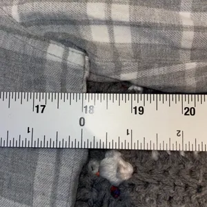 Old Navy Shirt Womens Medium Grey White Plaid Flannel Cotton Button Up thumbnail 7