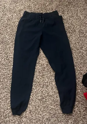 Lululemon Align Joggers thumbnail 1