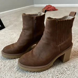 Dolce Vita Ankle Booties Brown Size 8.5 thumbnail 2