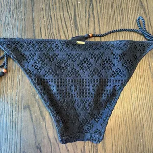 Victorias Secret Black Crocheted Side Tie Beaded Cheeky Swim Bikini Bottom Large thumbnail 3