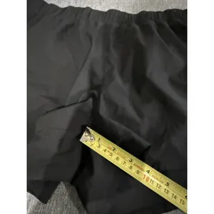 Old Navy Women's Black Stretch Tech Quick Dry Running Shorts Sz L thumbnail 2