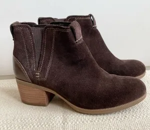 Clarks Suede Leather Chunky Heel Ankle Boots Size 6.5 Cowgirl Western thumbnail 1
