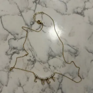 Lucy Name Necklace Gold‎ Toned Faux Pearl thumbnail 1