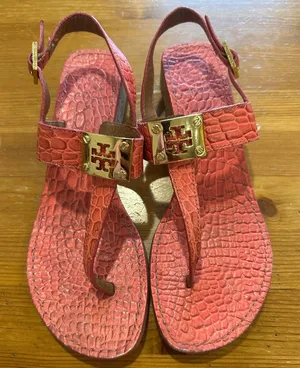 Tory Burch Pink and Brown Croc-Embossed sándals thumbnail 1
