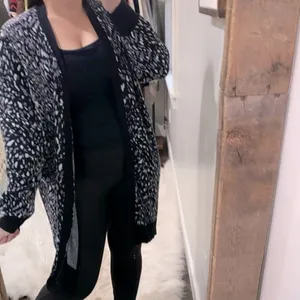 Lane Bryant leopard print knit sweater size 26/28 thumbnail 2