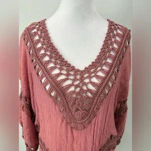 Elegant Crochet Trim Blouse in Dusty Rose Size L thumbnail 4