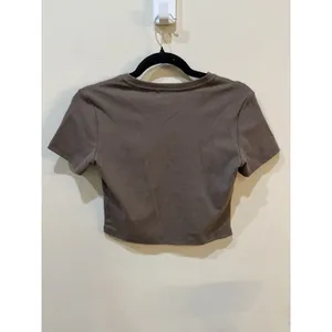 Urban Revivo Brown Cropped Baby Tee Size 8 Cotton thumbnail 3
