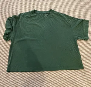American Eagle Outfitters Forest Green Crop Top thumbnail 1