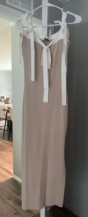 Dress Size M thumbnail 1