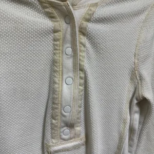 Free People Off White Textured Long Sleeve Henley Snap Button Top Womens XS‎ thumbnail 3