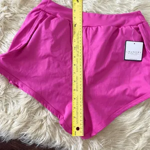 NWT Bright Pink High Rise Running Workout Shorts M Laundry by Shelli Segal thumbnail 6