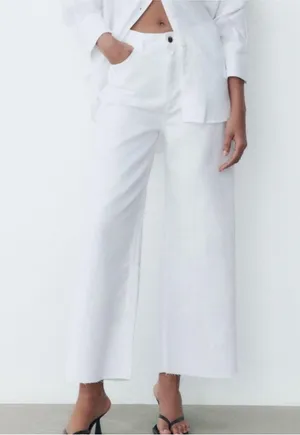 Zara Wide Leg High Rise White Jeans Women’s Size 6 Baggy Denim Relaxed Fit thumbnail 1