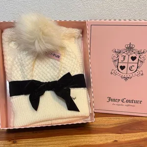 Juicy Couture Beanie Scarf Set Cream Ivory Winter Knit Pom Pom Gift Box Y2K thumbnail 1
