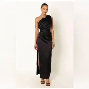 PETAL & PUP NADIA One-Shoulder Satin Maxi Dress Black 14 NWOT thumbnail 3