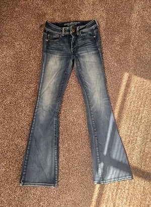 American Eagle Jeans thumbnail 1