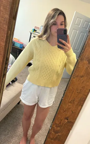 Tahari Sweater thumbnail 2
