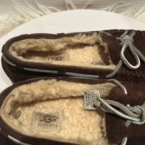 UGG women’s Sheep Lined Moccosin In Coco Brown Size 8. thumbnail 5