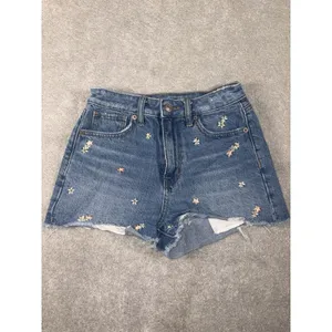 american eagle mom short‎ embroidered flower design 00 Cut Off thumbnail 2