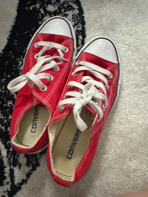 Red converse  thumbnail 2