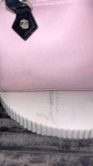 Sac bandoulière Von Dutch Mini Barrel Rose 🎀 thumbnail 3