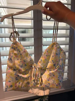 White Fox Top Boutique thumbnail 1