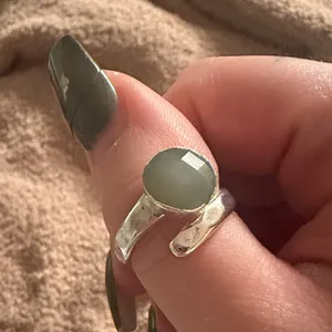 Elegant Silver Ring with Green Stone thumbnail 2