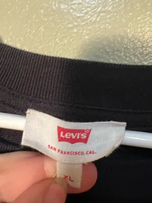 Levi's Women's Size XL Crewneck Sweatshirt Black White Batwing Graphic Classic thumbnail 8