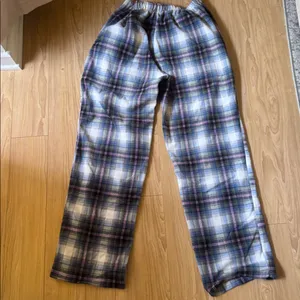 SKIMS Plaid Pajama Pants in White, Black & Purple thumbnail 3