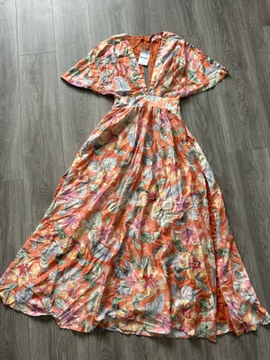 New Showpo Sophia Maxi Dress Plunge Neck Dress In Multi Floral Small MSRP $129 thumbnail 6
