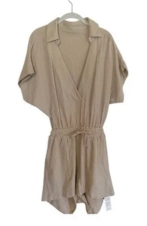 Cupshe Romper Womens S‎ Tan V-Neck Short Sleeve Open Back NEW thumbnail 1