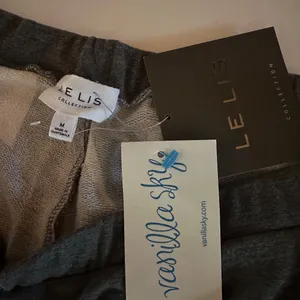Leli"s Collection - Vanilla Sky Bolt Shorts - Size M - NEW With Tags.‎ thumbnail 9