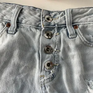 Abercrombie & Fitch Distressed Denim Womens Shorts 25 Festival Y2K Indie Sleaze thumbnail 3