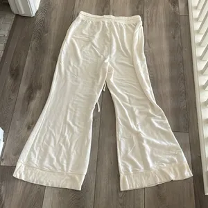 Cutest White Ivory Long Flowy Free People Lounge Pants thumbnail 4