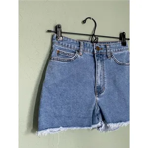 Billabong So Cheeky Cutoff Denim Shorts Size 24 Blue thumbnail 5