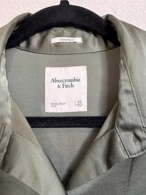 Abercrombie & Fitch XS Olive Satin Oversized Button-Up Shirt thumbnail 5