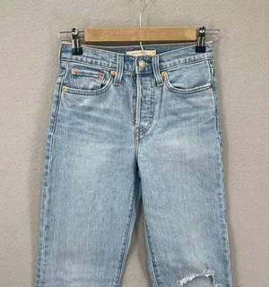 Levis Jeans Womens 24 Light Blue Wedgie Straight Distressed Button Fly Raw Hem thumbnail 2