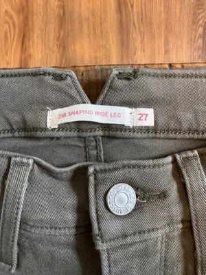 Levi’s 318 SHAPING WIDE LEG 27 green women’s jeans thumbnail 2