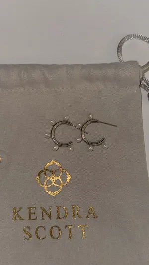 Kendra Scott Earrings thumbnail 2