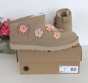 UGG Classic Ultra Mini Fleur thumbnail 1