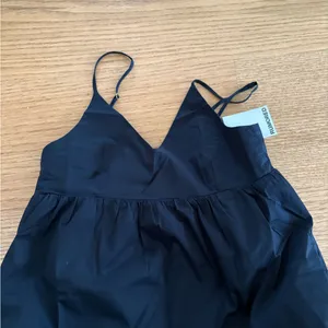 Rumored navy dress Size XS thumbnail 5