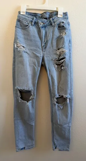 American Eagle Highest Rise Mom Jeans thumbnail 1